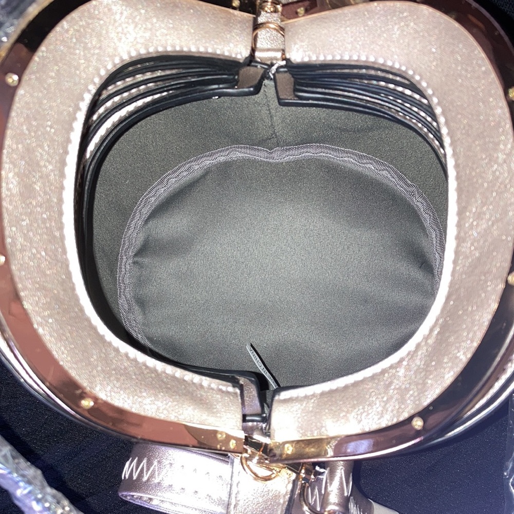 NWT unique and just gorgeous bucket bag. You will be the only one! - Picture 5 of 6